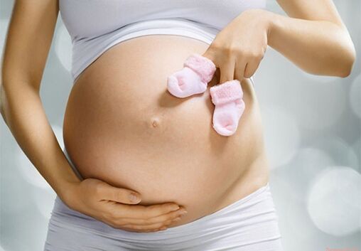 a pregnant woman transmits papillomas to her baby